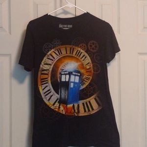Vintage Dr. WHO  graphic Phone Booth T Shirt 2009 Logo Ripple Junction